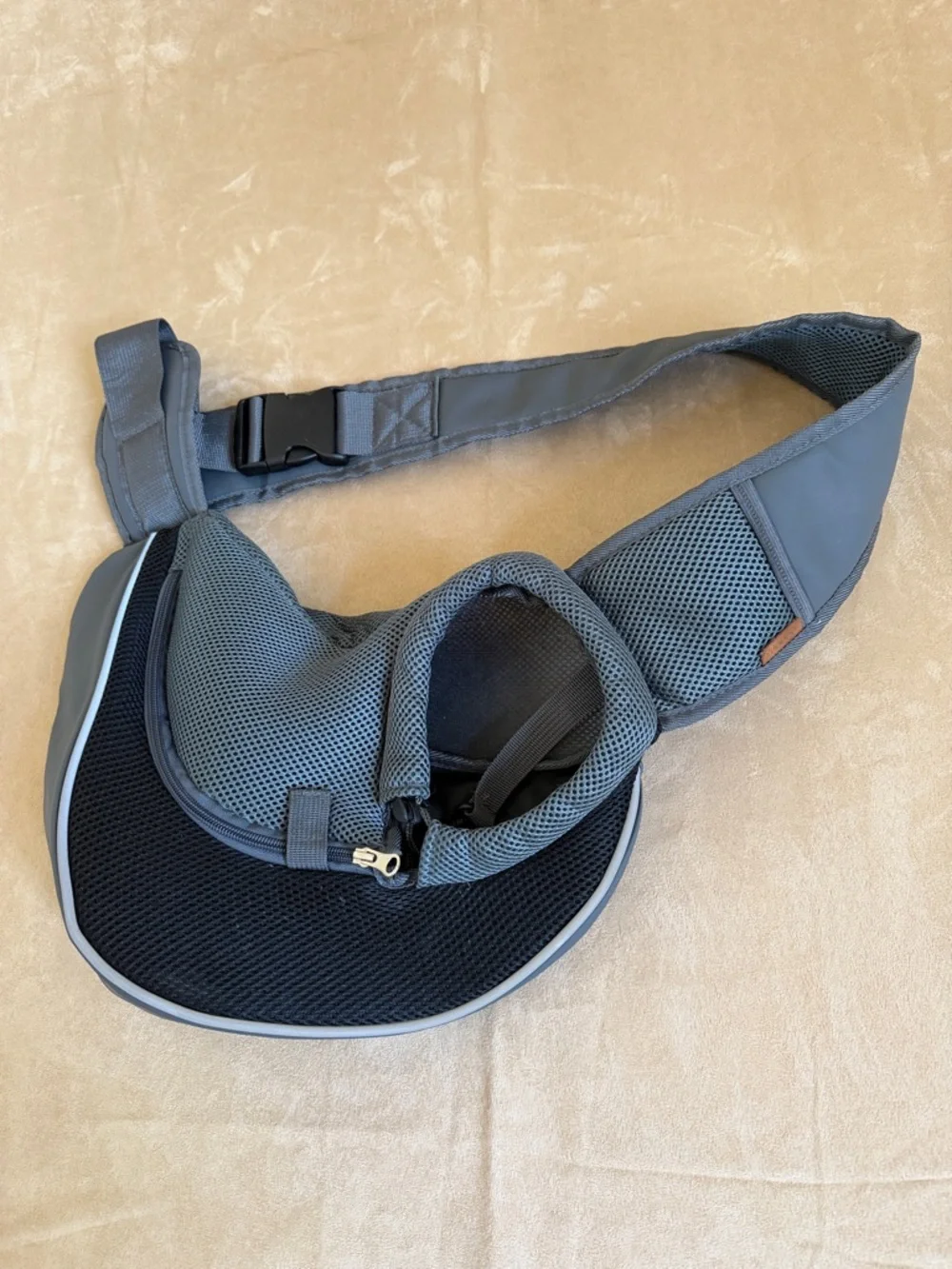 Yudodo Adjustable Gray & Black Pet Sling Carrier for Small Dogs and Cats
